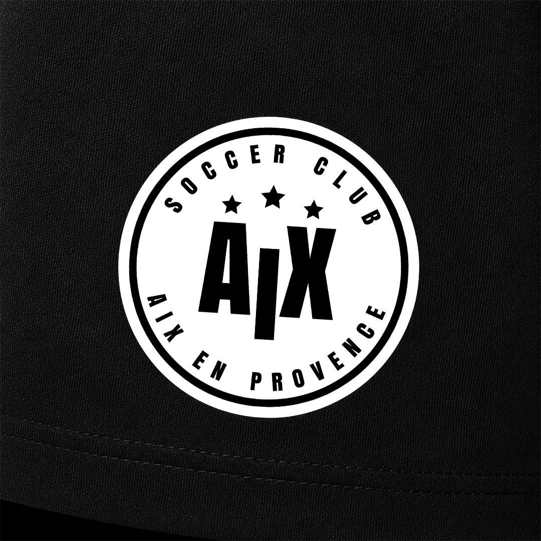 Détail short Logo Soccer Club Aix-en-Provence Féminin en blanc et noir