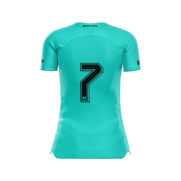 Maillot de sport bleu sarcelle, le Maillot Third pour la saison 2024/2025, arbore le numéro 7 en chiffres noirs sur son dos. Le design élégant comprend des manches courtes et le tissu semble lisse et léger.