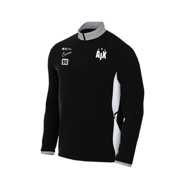 Description du produit : Présentation du Sweat Academy, un maillot de sport à manches longues noir avec des accents blancs qui est parfait pour toute activité sportive. Ce maillot sophistiqué met en valeur un logo Nike sur la poitrine droite et affiche fièrement le logo du club de football Ajax sur la poitrine gauche. Conçu dans un souci de fonctionnalité, il présente un design pratique à quart de zip et un col haut pour plus de confort et de style.